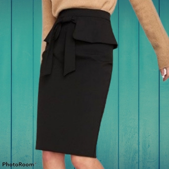 🎈2/$50 ZARA Peplum Pencil Skirt - Picture 2 of 8